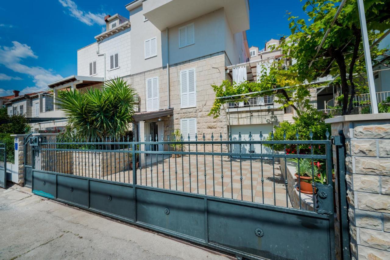 Superior Stunning Apartment Gravosa With A Free Parking Dubrovnik Exterior photo