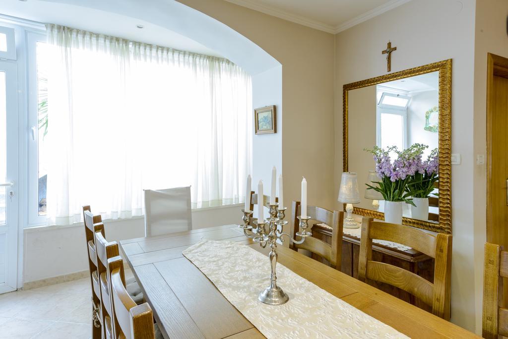 Superior Stunning Apartment Gravosa With A Free Parking Dubrovnik Exterior photo