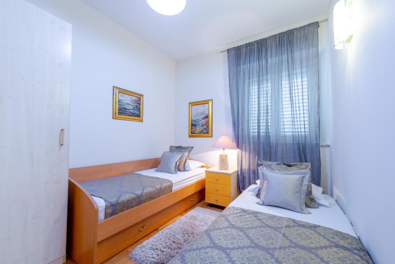 Superior Stunning Apartment Gravosa With A Free Parking Dubrovnik Exterior photo